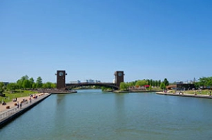 富岩運河環水公園